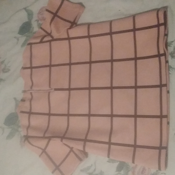 Luna pastel pink top with soft velvet feeling material - Picture 3 of 4